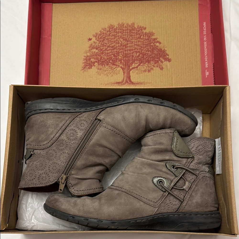 Cobb Hill Ankle Boots